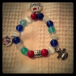 Titans 3 Charms bracelet